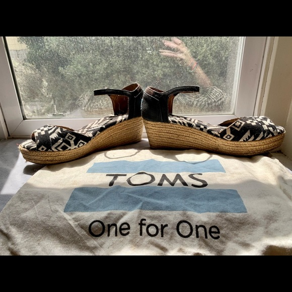 Toms Tribal Espadrille Wedges - Picture 6 of 10